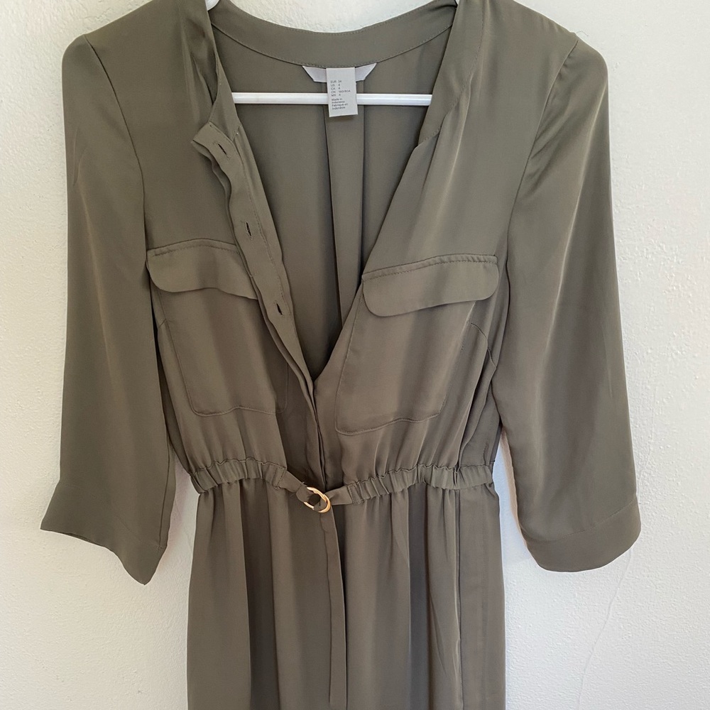 H&M Green/Gray Polyester Dress. 3/4 Sleeves